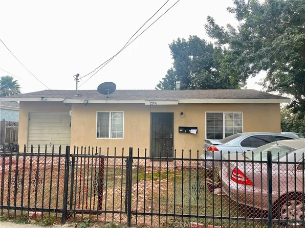 2206-2208 W Arlington St, Long Beach, CA 90810