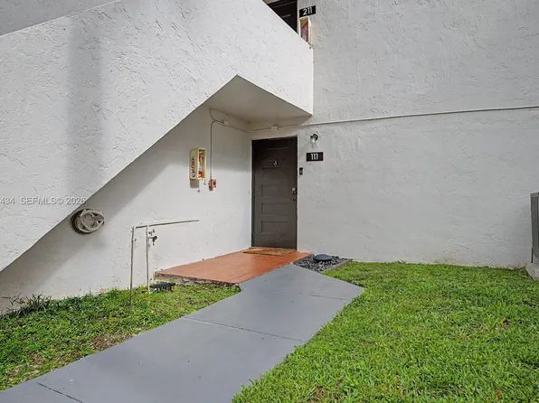 13045 SW 68th St APT 111, Miami, FL 33183