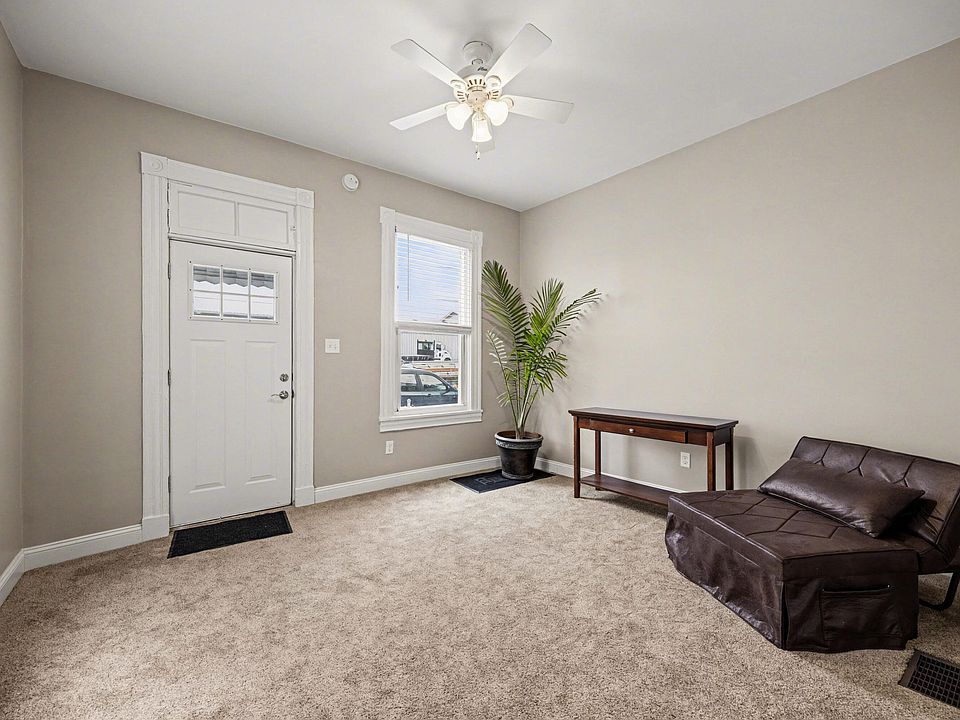 1st image of 704 W 35th St