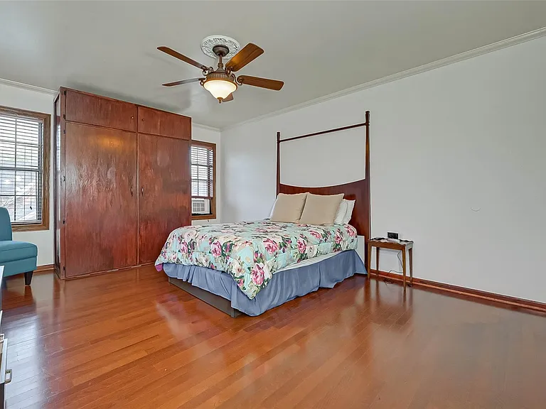 2412 Oakdale St — Photo 25
