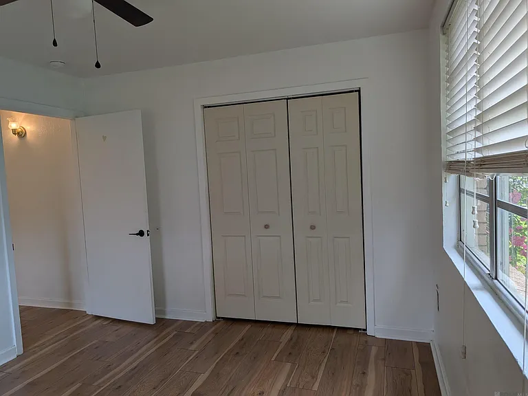 235 Burgin Ave — Photo 10