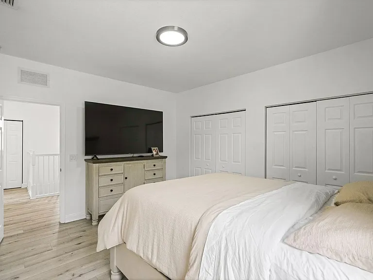 10016 NW 89th Ter — Photo 30