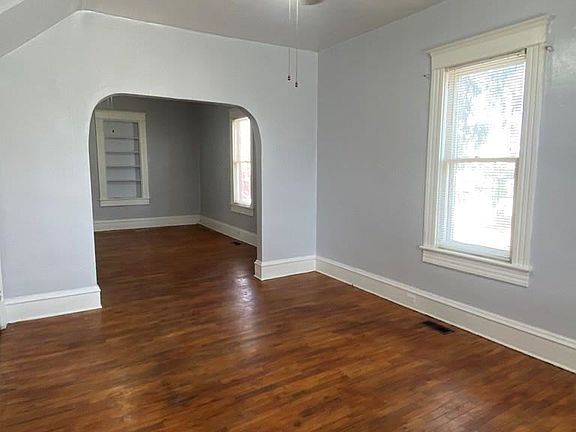 3rd image of 601 S 10th St