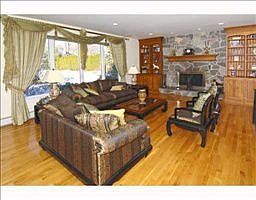 4th image of 17 King Arthur Ct