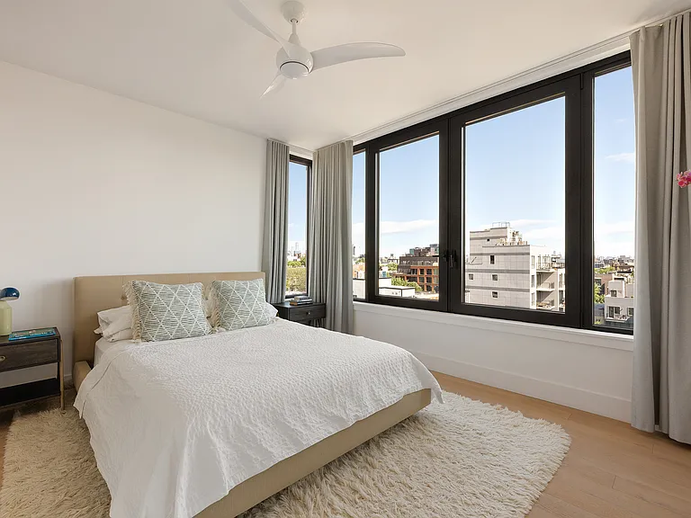 762 Park Pl #Penthouse 1 — Photo 4