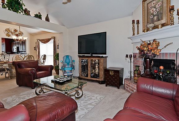2nd image of 3120 San Frando Dr