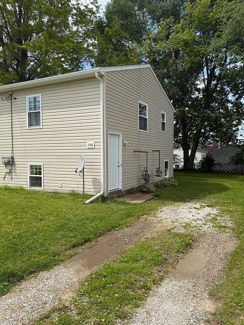 One Bedroom Duplex — Photo 1