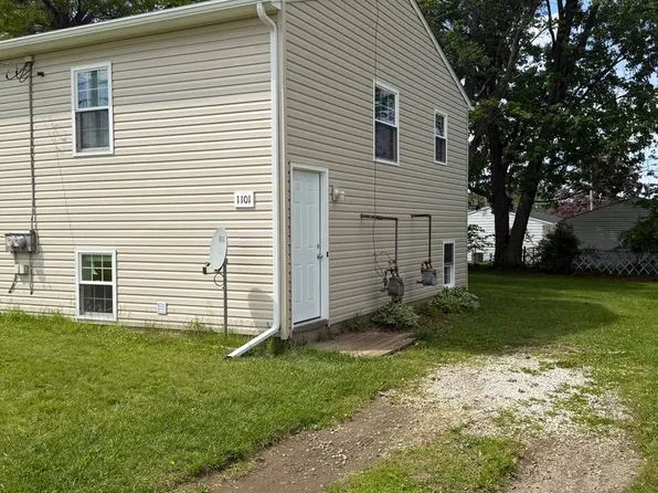 1103 Stratford St, Barberton, OH 44203