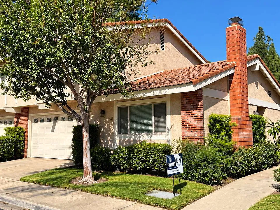 1915 S Mountain Ave #3