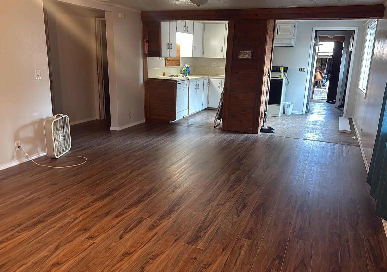 3 bed, 1.5 bath, 1056 sqft, $1,650 — Photo 2
