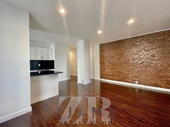 4th image of 395 Saint Johns Pl APT 4D
