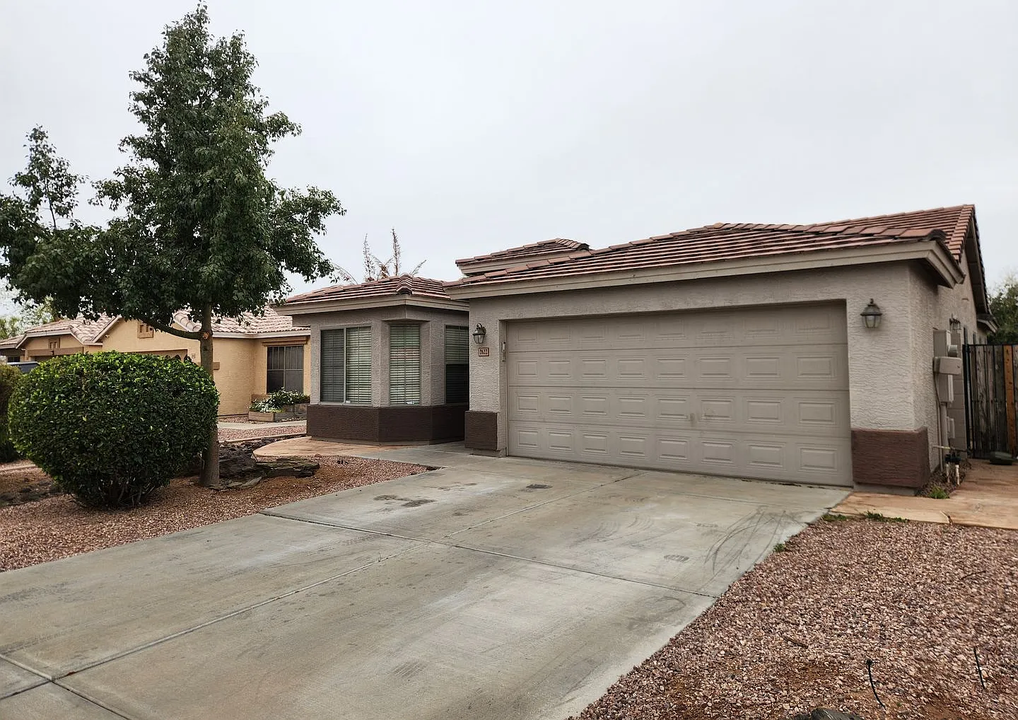 Single Level Avondale Home — Photo 2