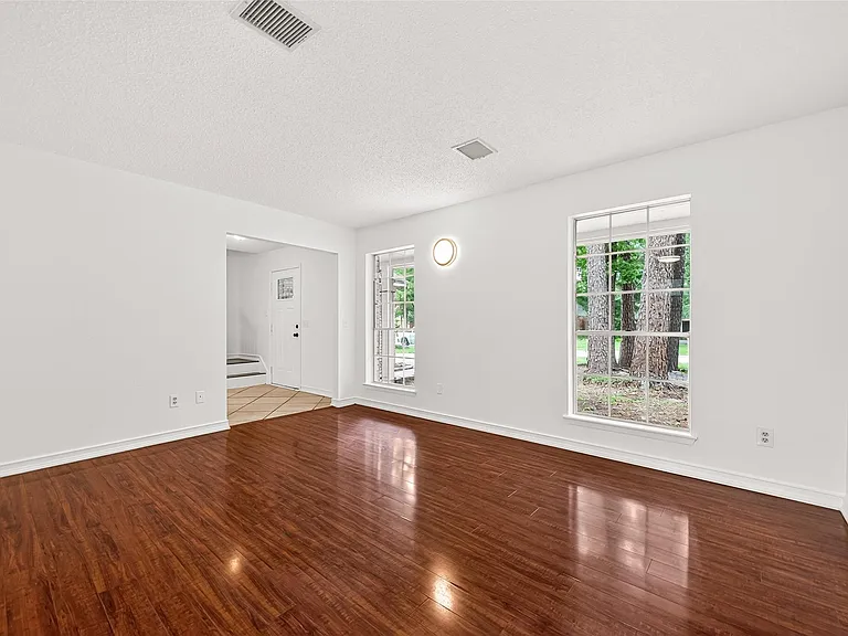 42 Rockridge Dr — Photo 5