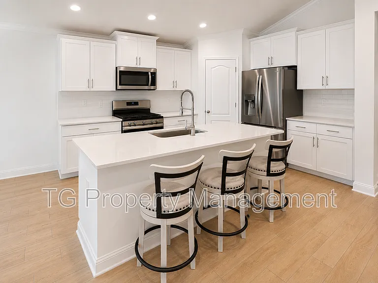 248 Zancara St — Photo 17