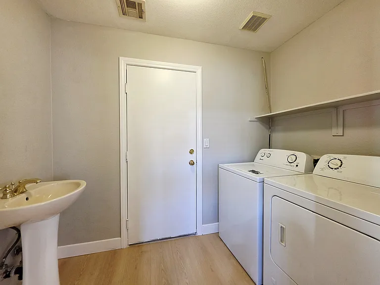 7724 Pacific Rim Ct — Photo 12
