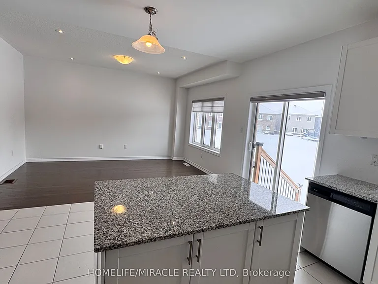 166 Seeley Ave — Photo 37