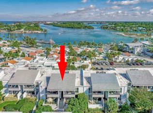 1555 Tarpon Center Dr APT 111, Venice, FL 34285