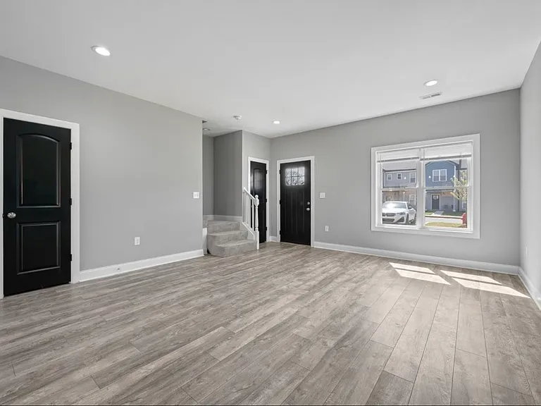 101 Emanuel Ct — Photo 4