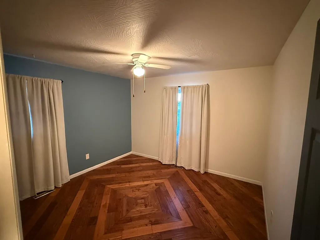 4 bed, 1859 sqft, $2,300 — Photo 3