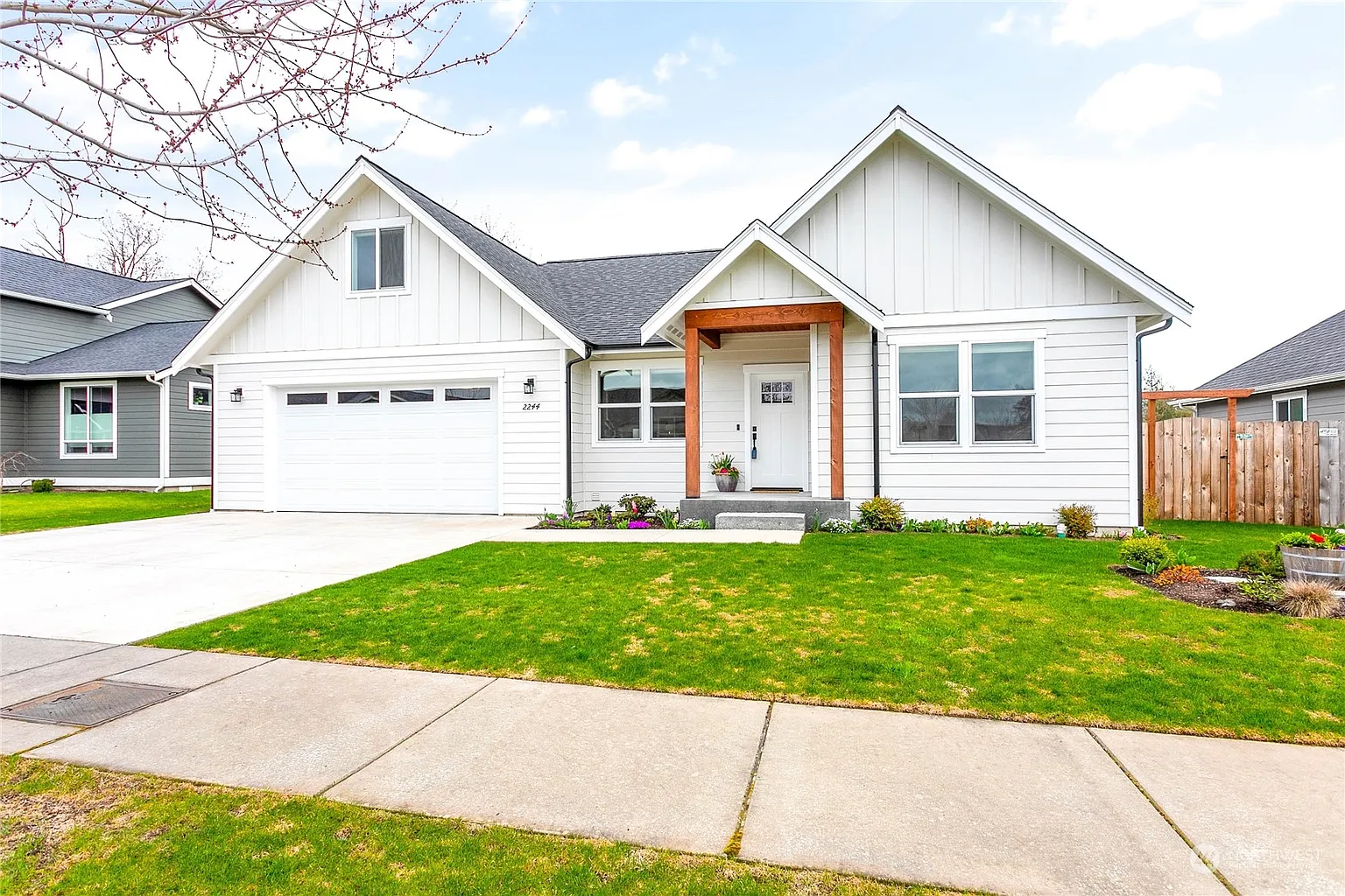 2244 Brome Street photo 1