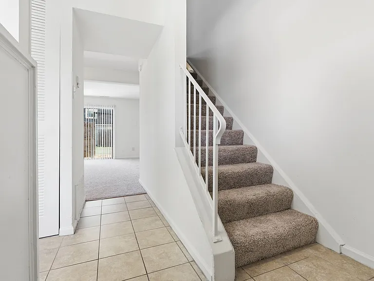 Crown Square Apartments — Photo 12