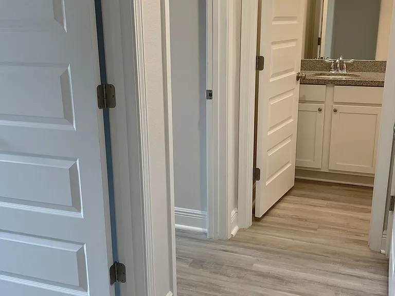 9815 Fowler Ave — Photo 29