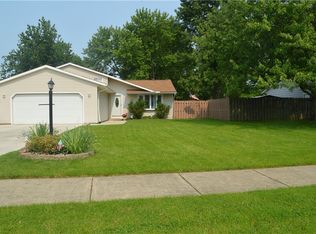 6205 Rhonda Dr, North Ridgeville, OH 44039
