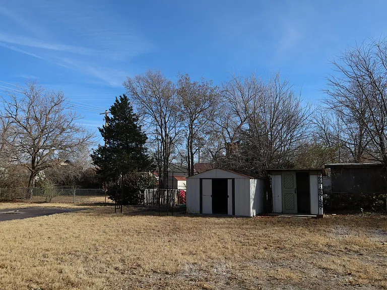 210 W 24th Ave — Photo 11