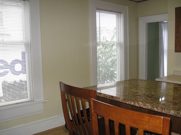 5th image of 31 Kinsley St #A