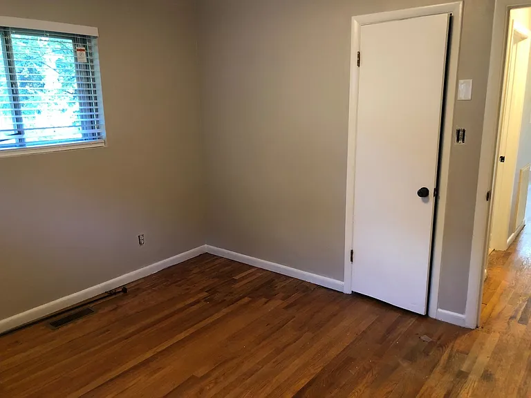 2605 Dexter Ln — Photo 13
