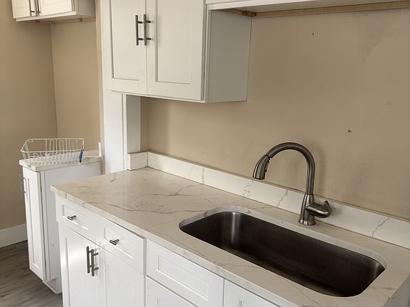 5th image of 157 Stonewall St #2