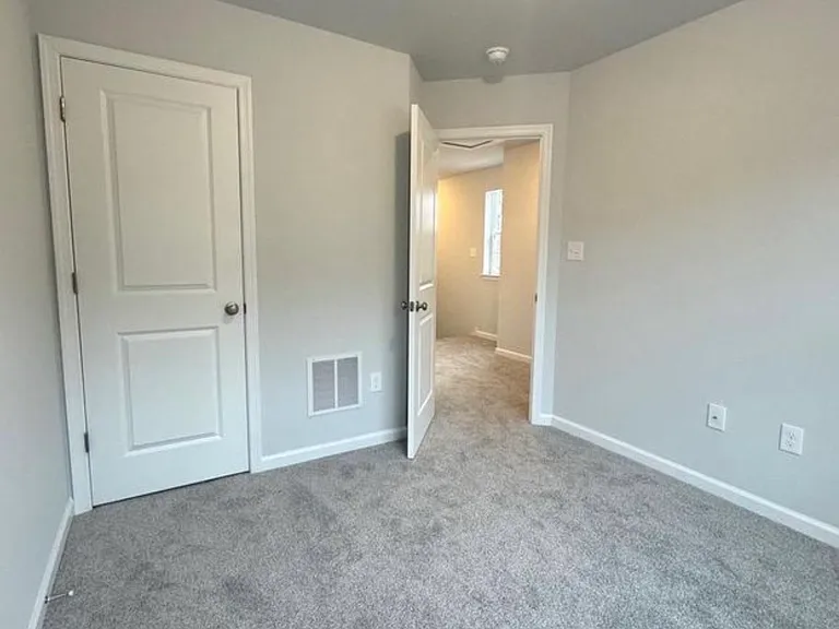 525 Dock St — Photo 14