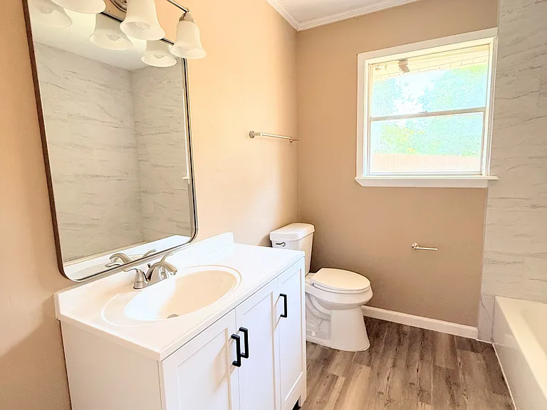 1336 Crestview Dr — Photo 11