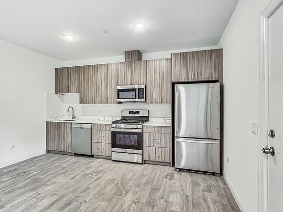 2nd image of 6135 S Kimbark Ave #101