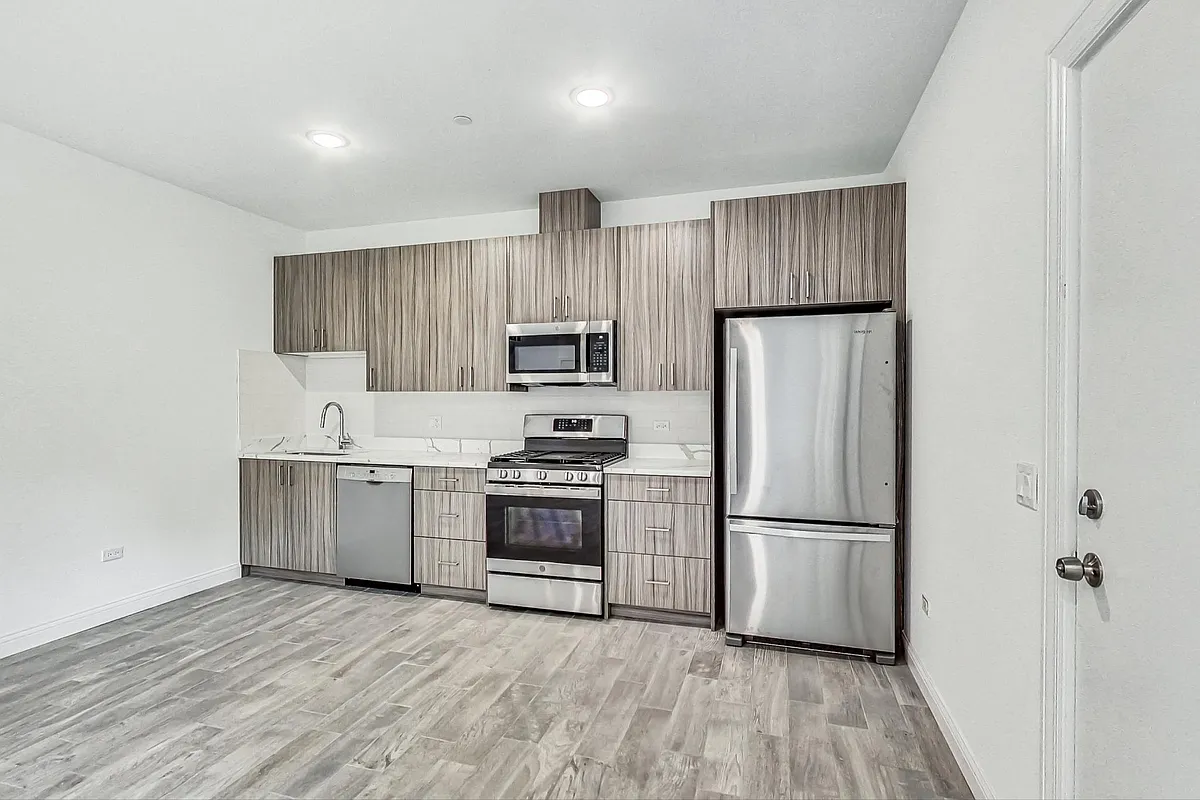 Building Photo - 6135 S Kimbark Ave #101