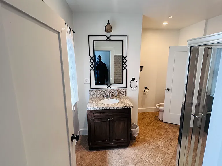 2754 Kenwood Ave #5 — Photo 16
