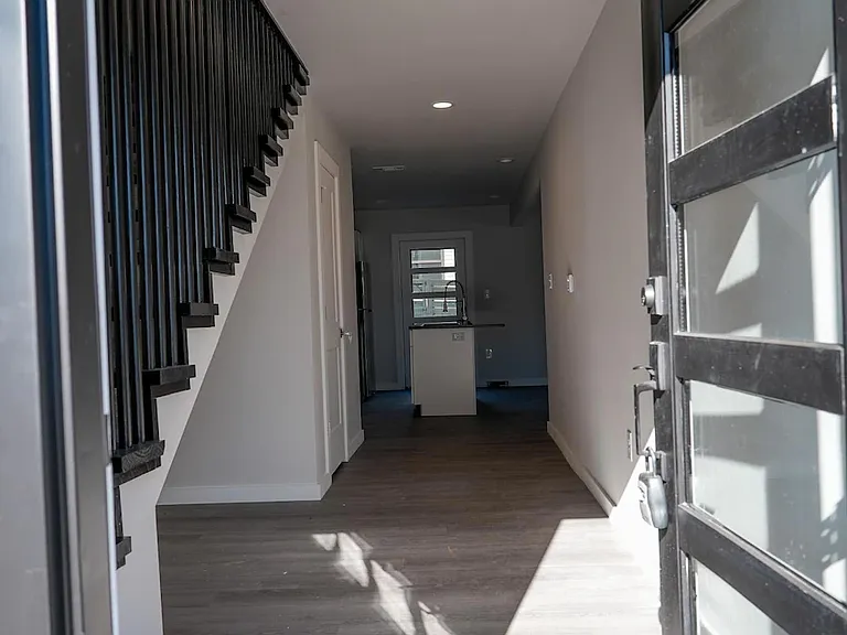 1021 S Woodrow St #A — Photo 3