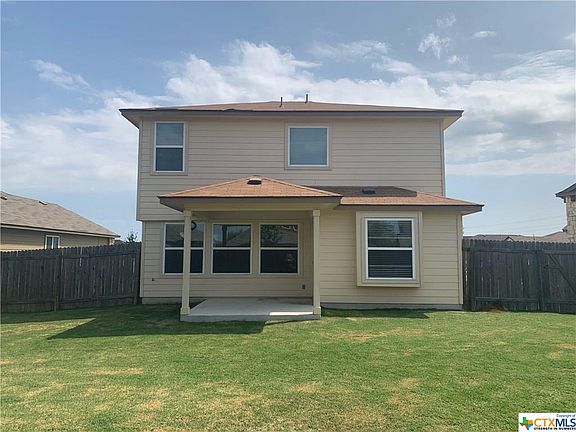 3rd image of 844 Foxfire Dr