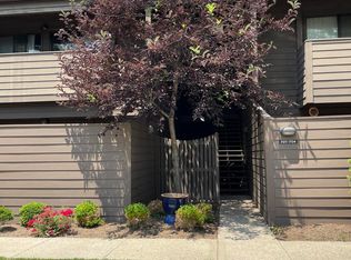 750 Shaker Dr APT 703, Lexington, KY 40504