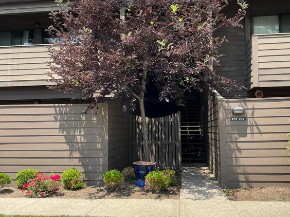 750 Shaker Dr APT 703, Lexington, KY 40504