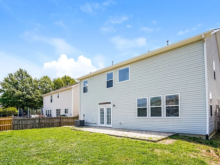 304 Edgecroft Way — Photo 17