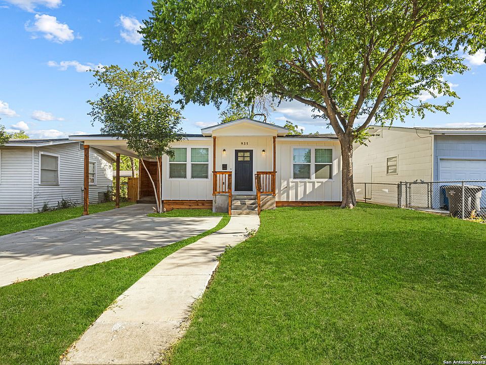 1st image of 935 W Mariposa