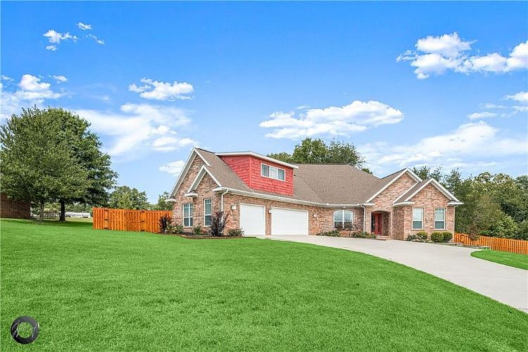 1st image of 8610 W Park Ridge Dr