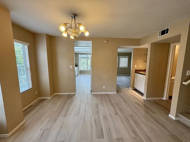 694 Warwick Ave — Photo 3