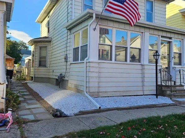 205 7th Avenue, Watervliet, NY 12189