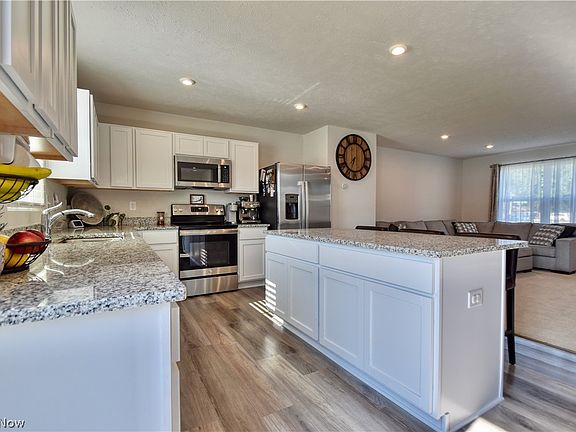 4th image of 112 Cassese Ct