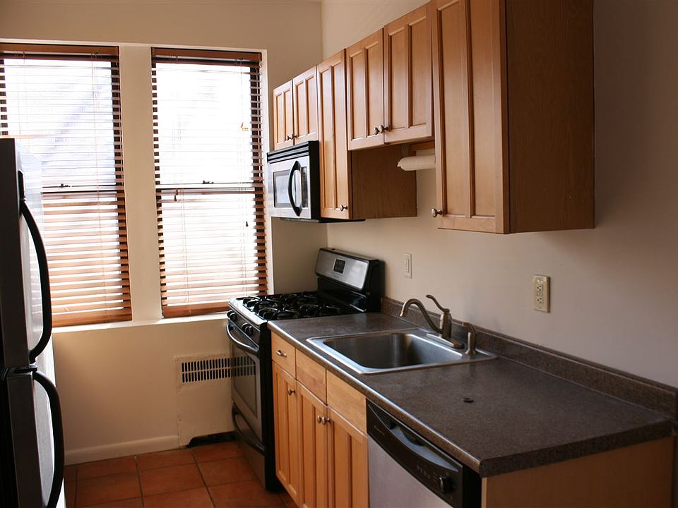 1st image of 301 Palisade Ave #201