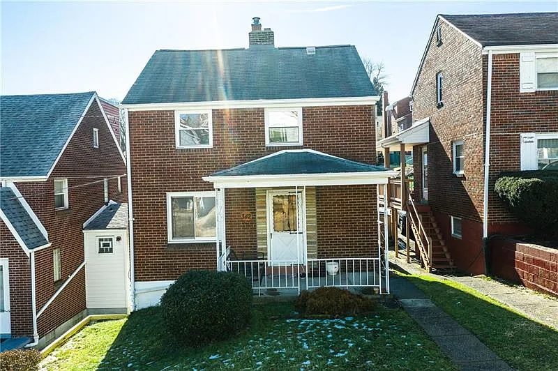 342 Mayville Ave photo 1