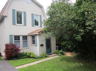 556 Melbourne Ave, Ottawa, ON K2A 1W8