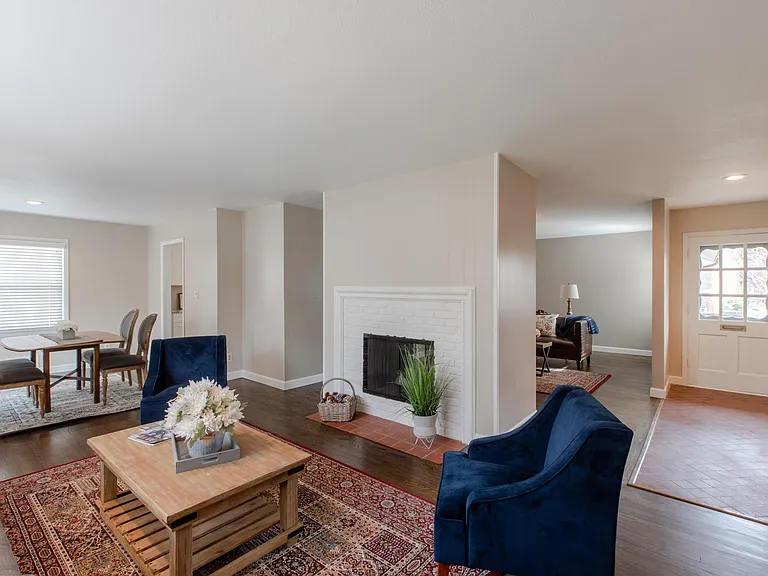 8614 Woodson Dr — Photo 6